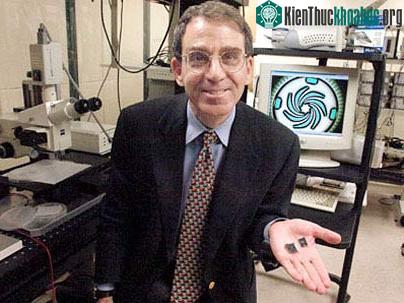 Giáo sư Alan Epstein