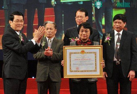 Giải thưởng cao quý về khoa học được trao lần gần nhất vào năm 2012 cho 32 công trình. (Ảnh minh họa: HH).
