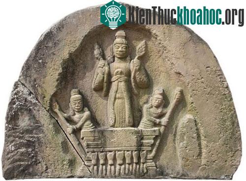 Phù điêu Trà Liên 1, một trong 14 bảo vật quốc gia vừa được công nhận. (Ảnh: Dân Việt).