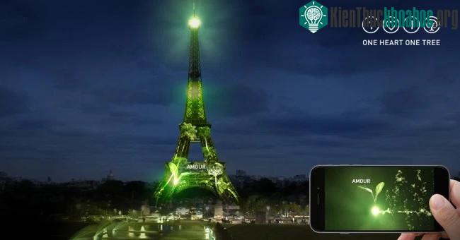 Tháp Eiffel chuyển màu xanh.