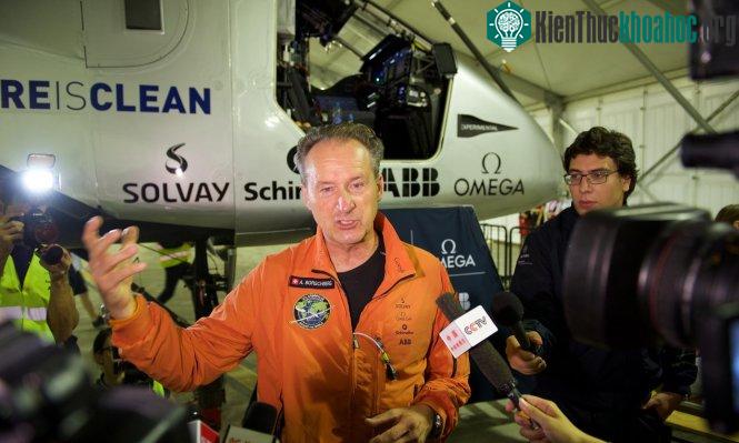 Phi công André Borschberg đảm nhiệm chuyến bay lịch sử của Solar Impulse 2 từ Nam Kinh (Trung Quốc) tới Hawaii (Mỹ) - Feature China/Barcroft Media