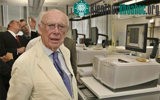 Nhà sinh học phân tử James Watson - (Ảnh: Reuters)