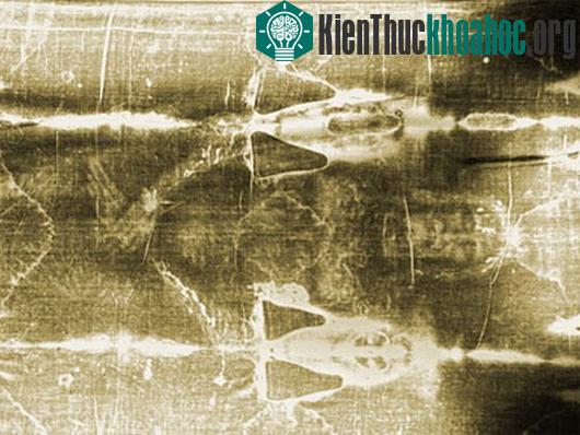 Tấm liệm thành Turin được coi là liệm xác chúa Jesus và lưu giữ hình ảnh Ngài khi chết. (Nguồn: mywordswritten.org)