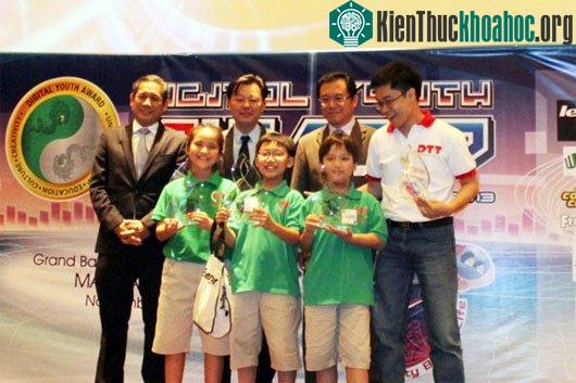 Học sinh Việt Nam được vinh danh tại cuộc thi. (Ảnh: BTC)