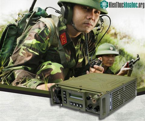 VRU611 - máy thu phát vô tuyến điện sóng ngắn đơn biên quân dụng do Viettel sản xuất, được sử dụng để liên lạc không phải tìm kiếm và vi chỉnh trong dải tần số từ 30MHz đến 15,9999MHz.