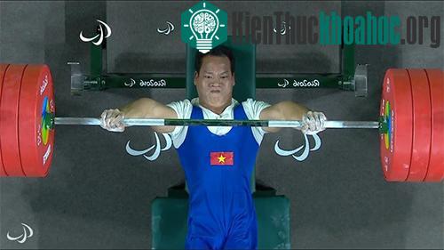 Lê Văn Công không thành công ở lần cử thứ hai, nhưng đã xuất sắc ở lượt cử thứ ba để đoạt HC vàng.
