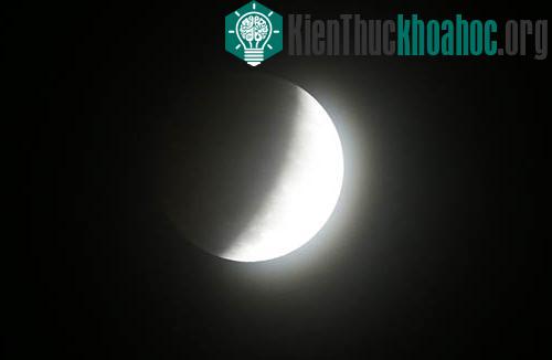 Nguyệt thực toàn phần ở Taguig, thành phố thuộc vùng đô thị Manila, Philippines, hồi tháng 10 năm ngoái. (Ảnh: Reuters)