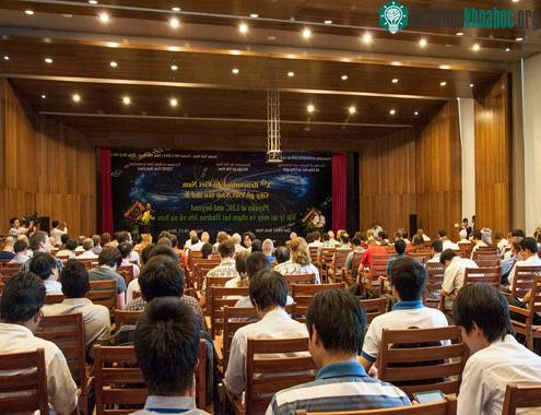 Các nhà khoa học trong nước, quốc tế tham gia hội thảo với chủ đề " Vật lý học máy va chạm Hadron lớn và xa hơn" tại Trung tâm ICISE, TP. Quy Nhơn (Bình Định) trong tuần qua. (Ảnh: Đào Ti...