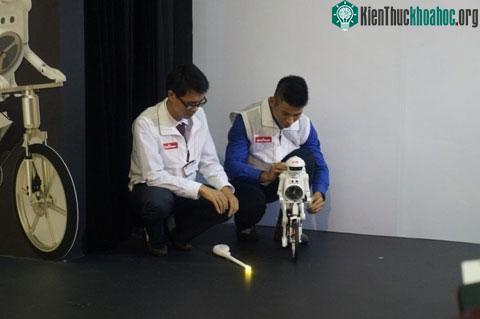 Mutara Boy hấp dẫn hơn ASIMO