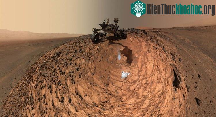 Qua những bức ảnh do xe tự hành Curiosity chụp và mới được NASA công bố, các nhà nghiên cứu UFO chỉ ra bằng chứng mới sự tồn tại của người ngoài hành tinh. Xem thêm tại đây