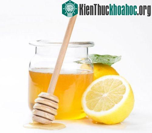 Nước ấm, mật ong và chanh là hỗn hợp thức uống tuyệt vời. Ngoài việc làm dịu các cơn đau dạ dày và đem lại sự tươi mới cho làn da, thức uống này còn có nhiều công dụng khác mà bạn chưa biết đến. Xe...