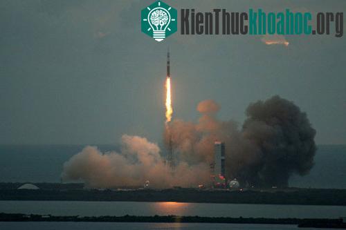 Tên lửa Delta IV được phóng đi từ căn cứ không quân Cape Canaveral đưa Orion vào vũ trụ. (Ảnh: Space)