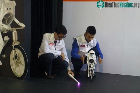 Mutara Boy hấp dẫn hơn ASIMO