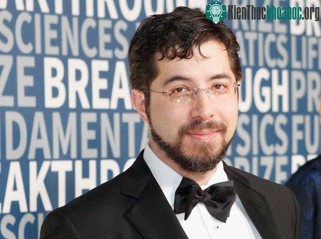 Nhà khoa học Edward Boyden đoạt giải thưởng 3 triệu USD cho công trình nghiên cứu neuron để điều khiển hoạt động điện trường neuron bằng ánh sáng.