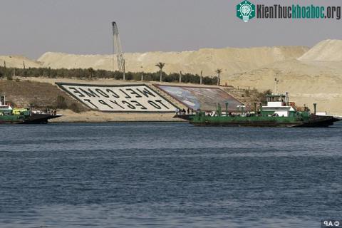 Ngắm kênh đào Suez mới của Ai Cập trong ngày khánh thành