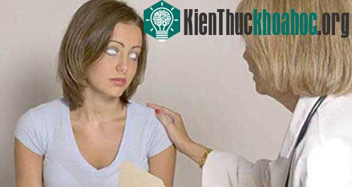 Laura đã khóc thét lên khi nhìn thấy bên trong khoang bụng của chính mình. Phía trên ngực, Laura thấy quả tim mình phập phồng. Còn đôi mắt cô bé như hai lòng trắng trứng gà giật liên hồi. Xem thêm ...