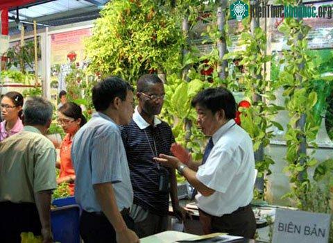 Đổi mới khoa học và công nghệ trong năm qua là động lực thúc đẩy các nhà khoa học trong nước có nhiều nghiên cứu ứng dụng và thực tiễn. (Ảnh: Tiến Dũng)