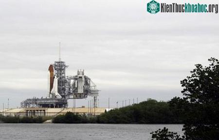 Mỹ hoãn chuyến bay cuối của tàu Endeavour ảnh 0