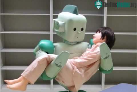 Robot phục vụ ăn sáng tại Nhật.