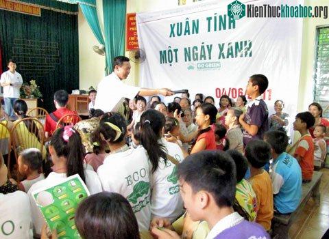 Câu lạc bộ Go Green giúp nông dân quản lý rác thải