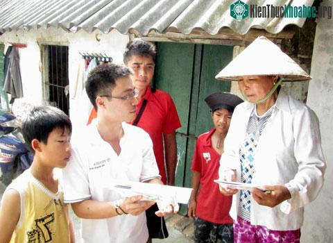 Câu lạc bộ Go Green giúp nông dân quản lý rác thải
