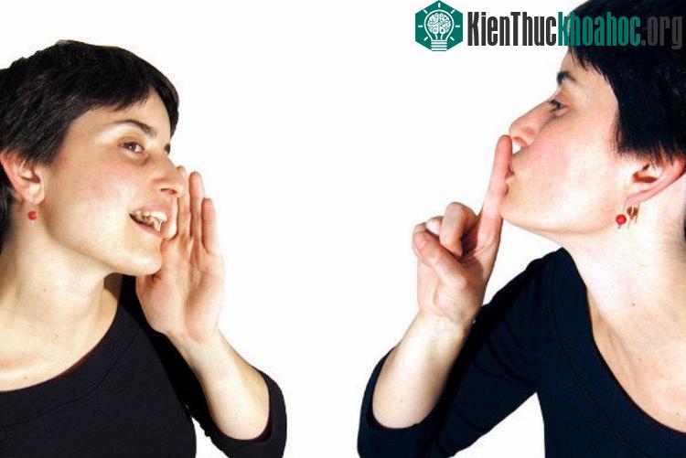 Tự nói chuyện một mình có vẻ rất "tâm thần" nhưng lại giúp bạn vượt qua khó khăn cuộc sống dễ hơn. (Ảnh minh họa. Nguồn: Internet).
