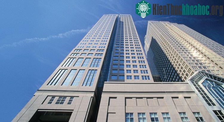 Các công trình bằng bê tông cốt thép và kính là biểu tượng của sự phát triển kinh tế thế kỉ 20.