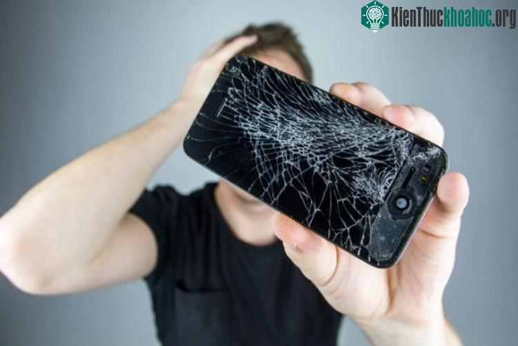 Vỡ màn hình luôn là nỗi lo rất lớn đối với người dùng smartphone hiện nay.