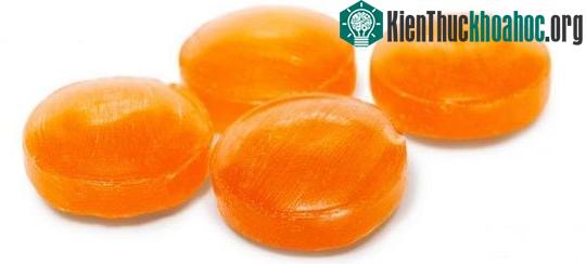 Thuốc viên ngậm là thuốc người dùng không nuốt mà thuốc được giữ trong khoang miệng hoặc đặt dưới lưỡi.
