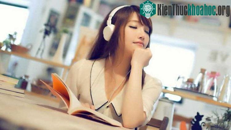 "Ừm hứm" theo giai điệu giải tỏa stress rất tốt. (Ảnh minh họa. Nguồn: Internet).