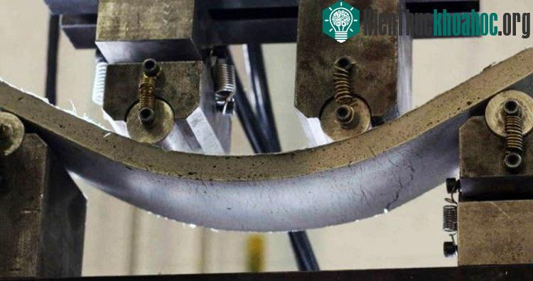 Không chỉ "dẻo" hơn mà còn chịu lực tốt hơn bê tông truyền thống.