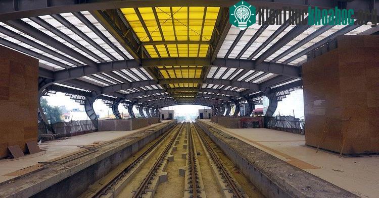 Ngoài ga số 1 Cát Linh, 11 ga còn lại được thiết kế khá giống nhau với mái vòm tạo cung tròn bằng khung thép lớn.
