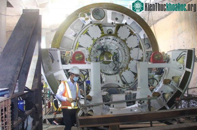 Robot TBM.
