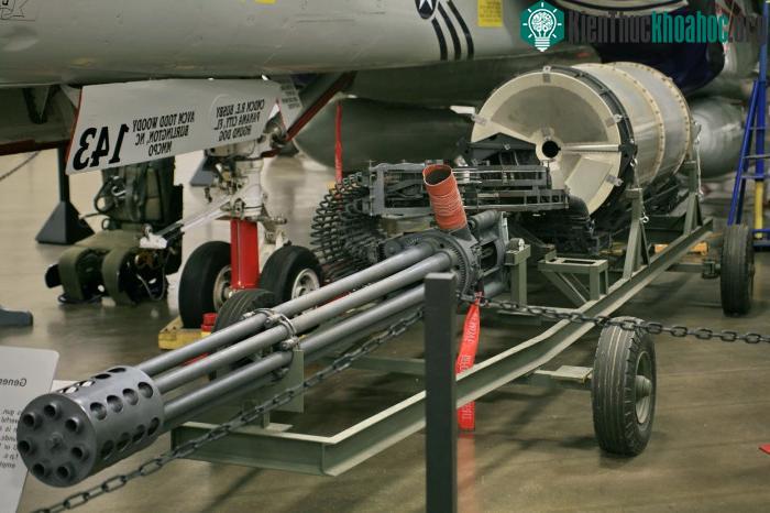 Khẩu súng GAU-8 Avenger.