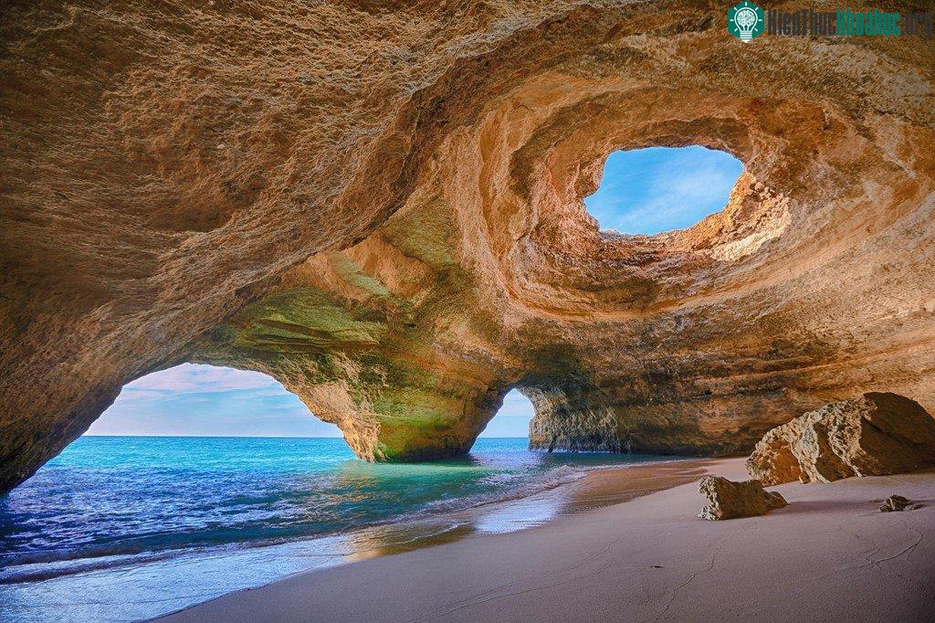 Hang động Algarve