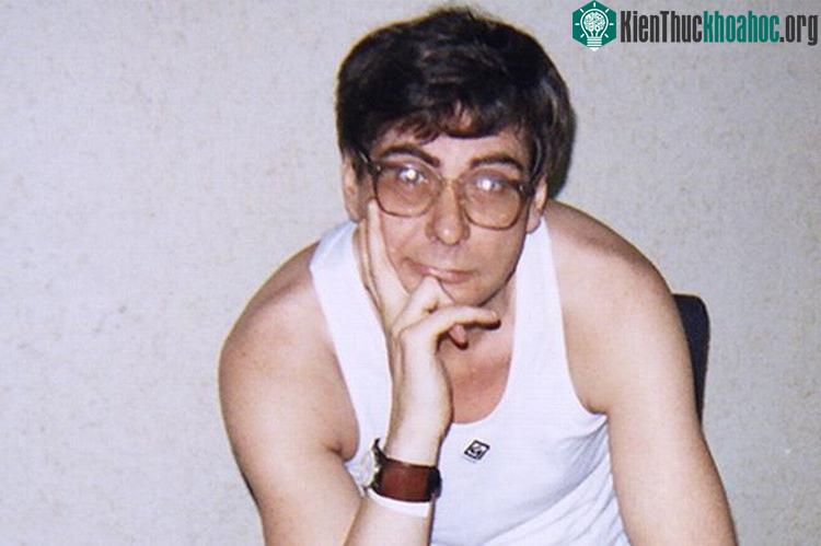 Tên sát nhân Dennis Nilsen.