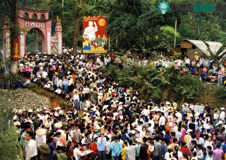 Du lịch đền Hùng mùa lễ hội.