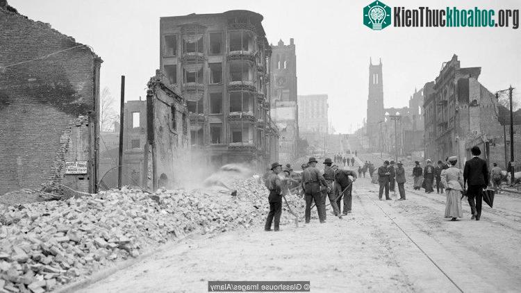 Động đất vào năm 1906 ở San Francisco. (Ảnh: Glasshouse Images/Alamy).