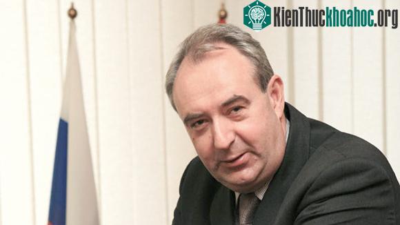 Giáo sư Andrey Simbirtsev.