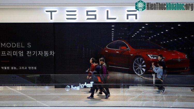 Số lượng xe được giao trong 3 tháng đầu năm 2017 của Tesla đạt 25.000 chiếc.