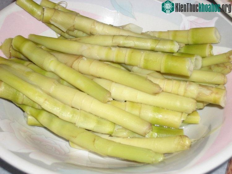 Người bị viêm gan B nên kiêng ăn măng. (Ảnh minh họa).