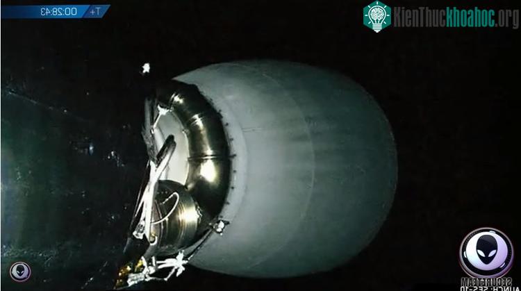 Đoạn phát trực tiếp bị cắt chính xác ngay tại thời điểm UFO xuất hiện trên màn hình.