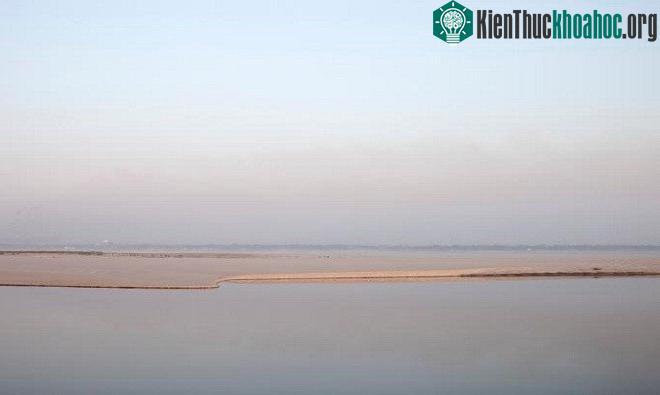 Dải đất ở giữa sông Hằng