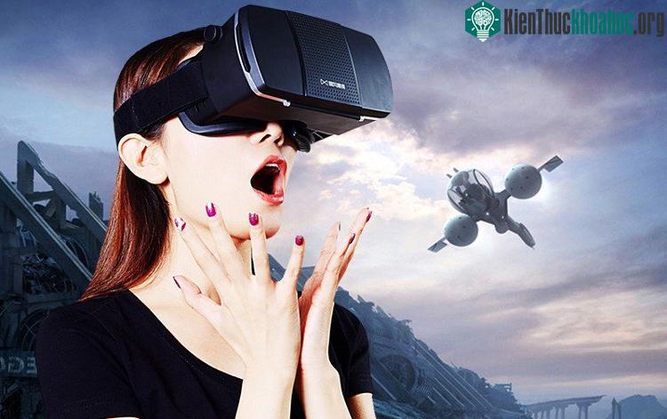 Có khoảng 25-40% người sử dụng công nghệ thực tại ảo bị mắc chứng chóng mặt.