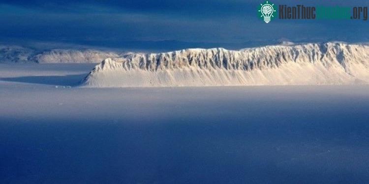 Eo biển Eureka ở đảo Ellesmere ở Bắc Cực thuộc Canada trong một bức ảnh khảo sát của NASA ngày 25/3/2014. (Ảnh: Reuters).