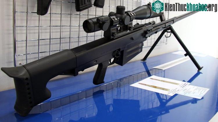 Khi mở báng súng có chiều dài lên tới 1746mm, nhưng khi gấp súng lại, chiều dài lúc này chỉ còn lại 1154mm.
