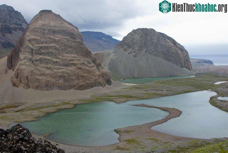 Kerguelen kỳ vĩ nhưng cực cô độc.