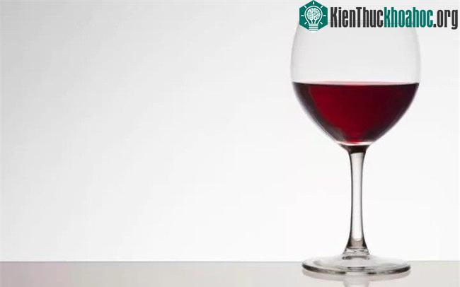 Dù bạn uống lượng thức uống cồn ít, mầm mống ung thư vẫn có thể phát triển.