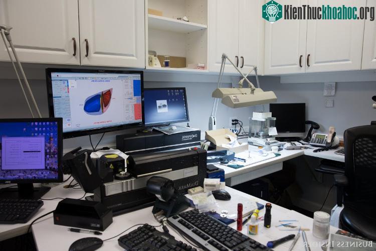 Đây cũng là nhà máy kim cương lớn nhất tại Mỹ thuộc sở hữu của Tập đoàn Julius Klein.