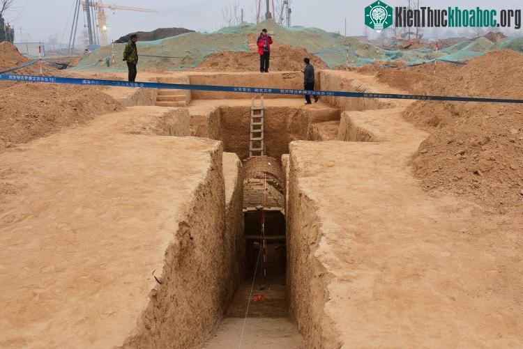 Niên đại của khu huyệt vẫn chưa được xác định